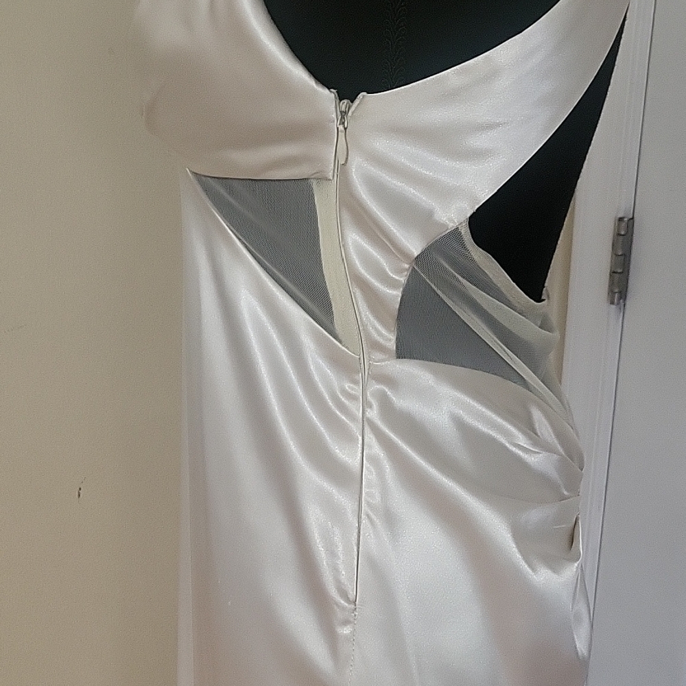 Dave & Johnny Elegant Ivory EUC Satin Wedding Backless Gown - Picture 6 of 17